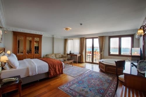 Sumengen Hotel Room Type - Triple Room with Sea View and Hot Tub Sumengen Hotel Room Type - Triple Room with Sea View and Hot Tub
