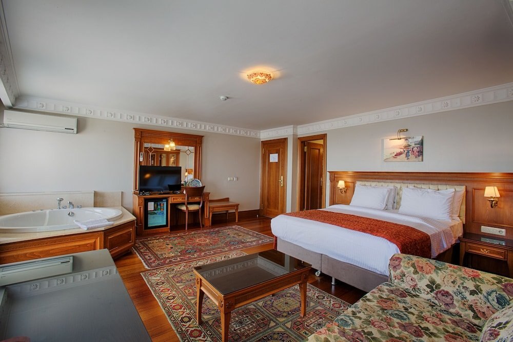 Sumengen Hotel Room Type - Superior Room, 1 King Bed with Sofa bed, Jetted Tub, Sea View Sumengen Hotel Room Type - Superior Room, 1 King Bed with Sofa bed, Jetted Tub, Sea View