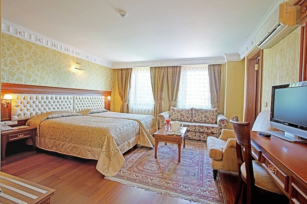 Sumengen Hotel Room Type - Superior Triple Room