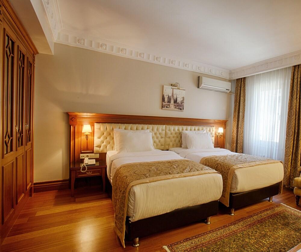 Sumengen Hotel Room Type - Superior Double Room Sumengen Hotel Room Type - Superior Double Room