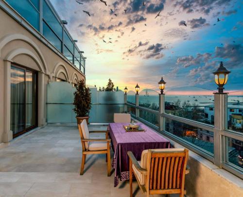 Hotel Sultanhan - Special Category - Tap to explore photos