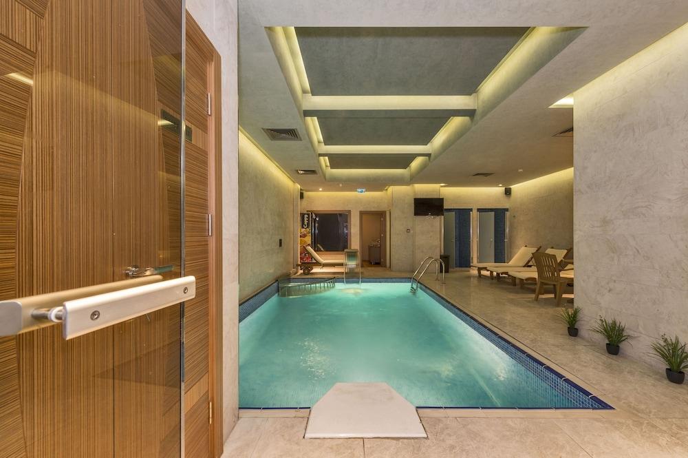 The Meretto Hotel İstanbul Old City - Tap to explore photos