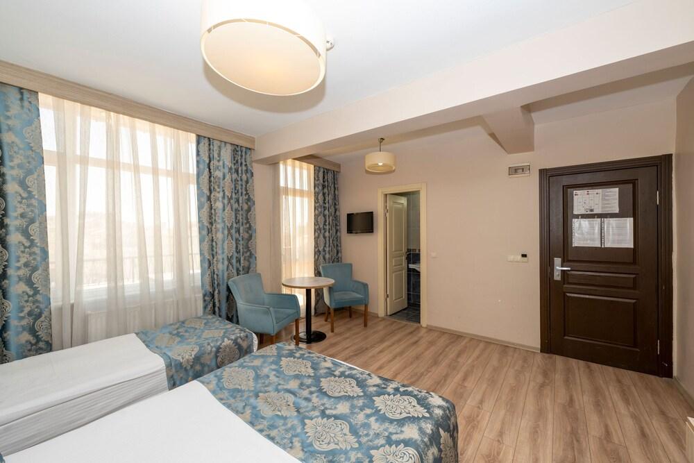 Tugra Hotel Room Type - Deluxe Triple Room