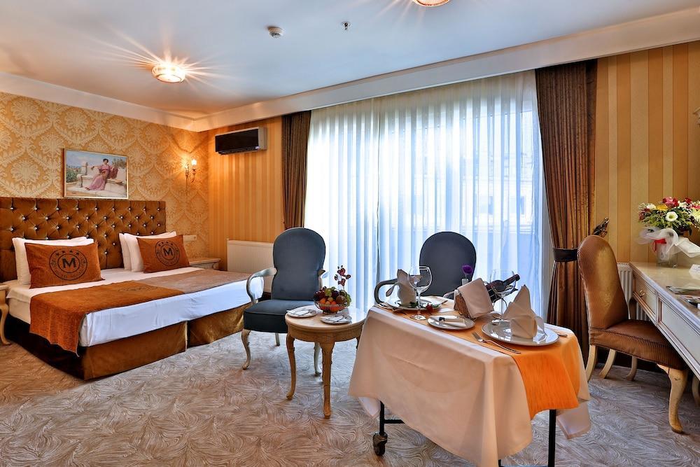 Hotel Mosaic Room Type - Junior Suite, City View