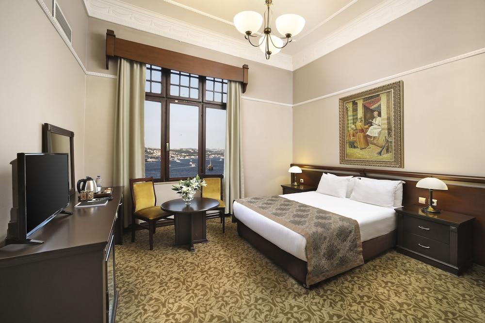 Legacy Ottoman Hotel Room Type - Deluxe Room, King/ Twin, Bosphorus View