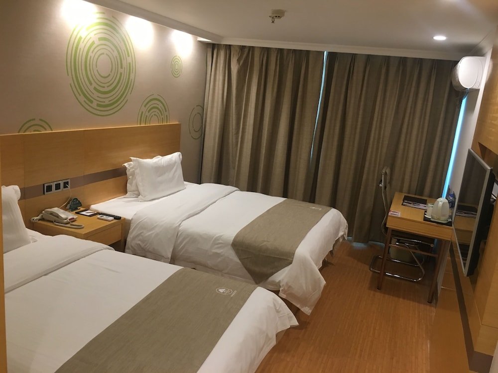 GreenTree Inn Shanghai Hongqiao Airport Hotel - Tap to explore photos