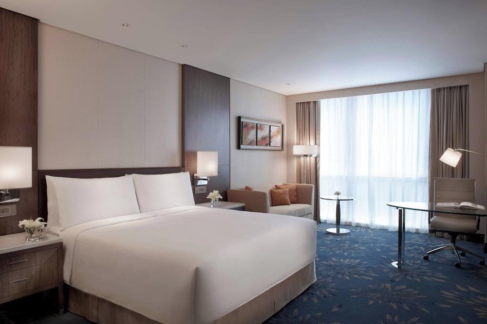 Shanghai Marriott Hotel Pudong East Room Type - Deluxe Room, 1 King Bed
