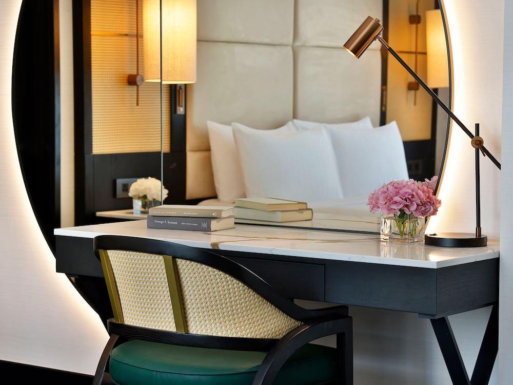 Anantara Downtown Dubai Hotel Room Type - Luxury Suite