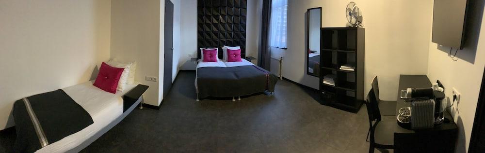 Hotel De Looier Room Type - Triple Room
