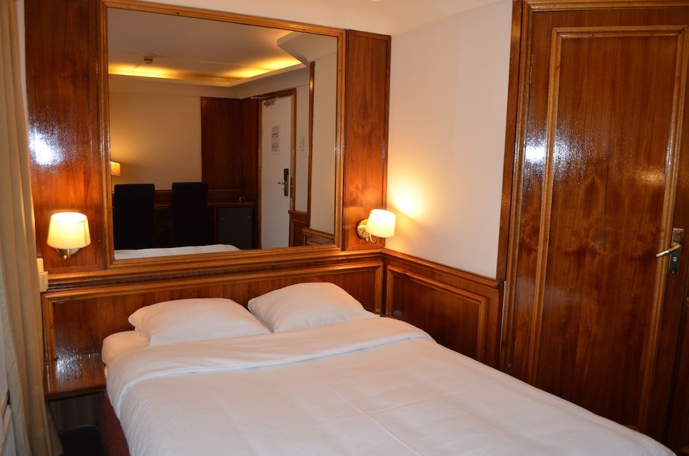 Rembrandtplein Hotel Room Type - Basic Room, 1 Double Bed