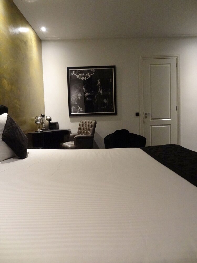 Sara's Boutique Hotel - Tap to explore photos