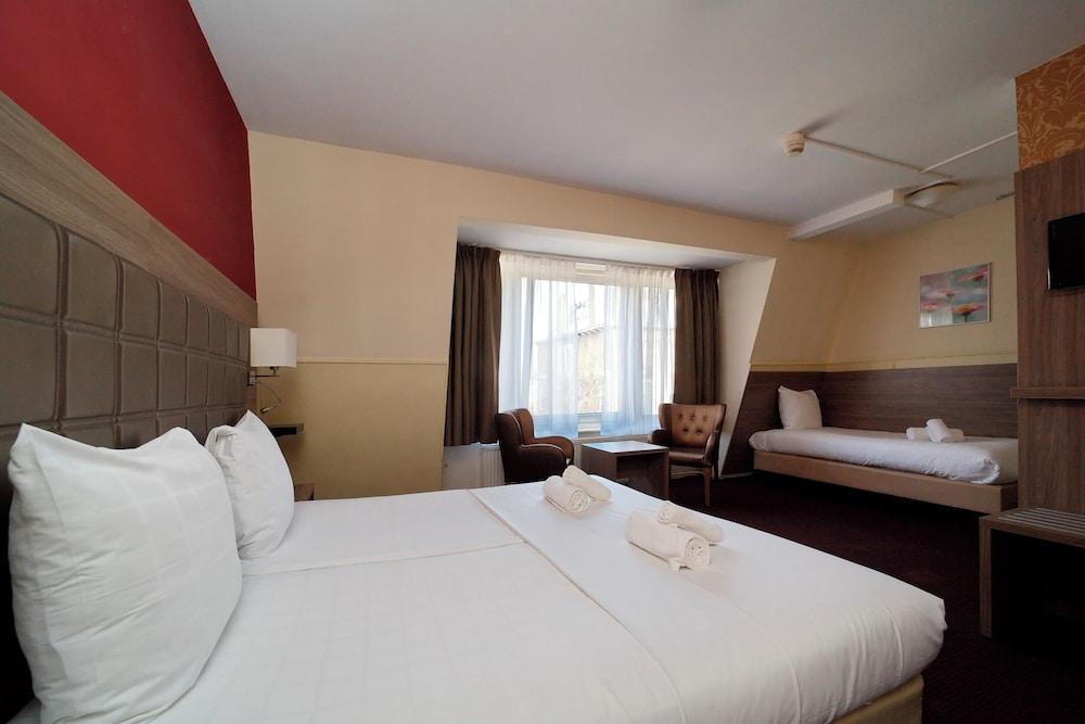 Hotel Aadam Wilhelmina Room Type - Triple Room