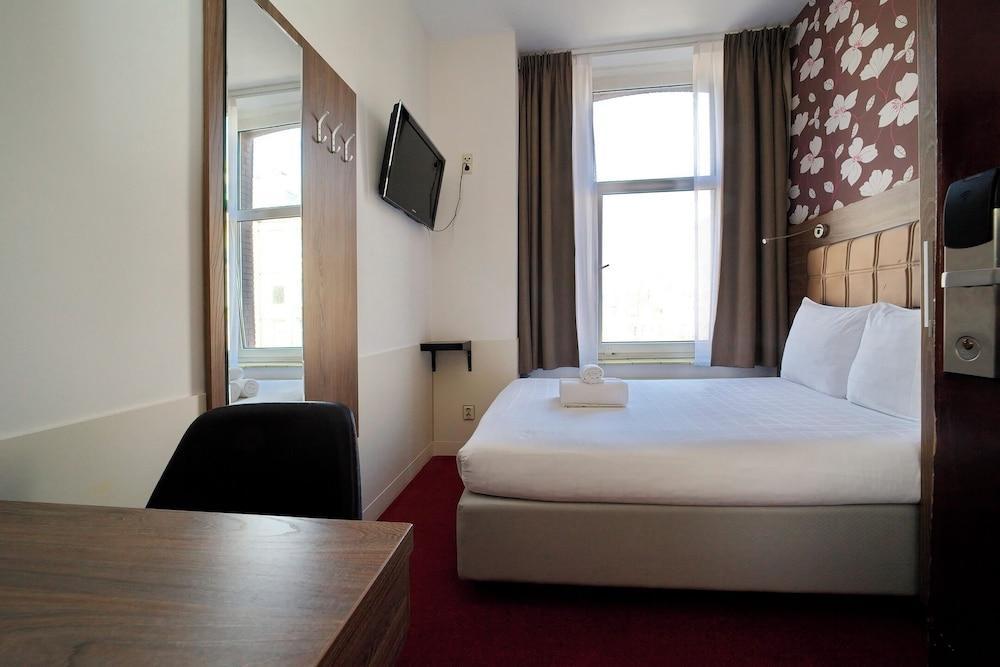 Hotel Aadam Wilhelmina Room Type - Small Double Room