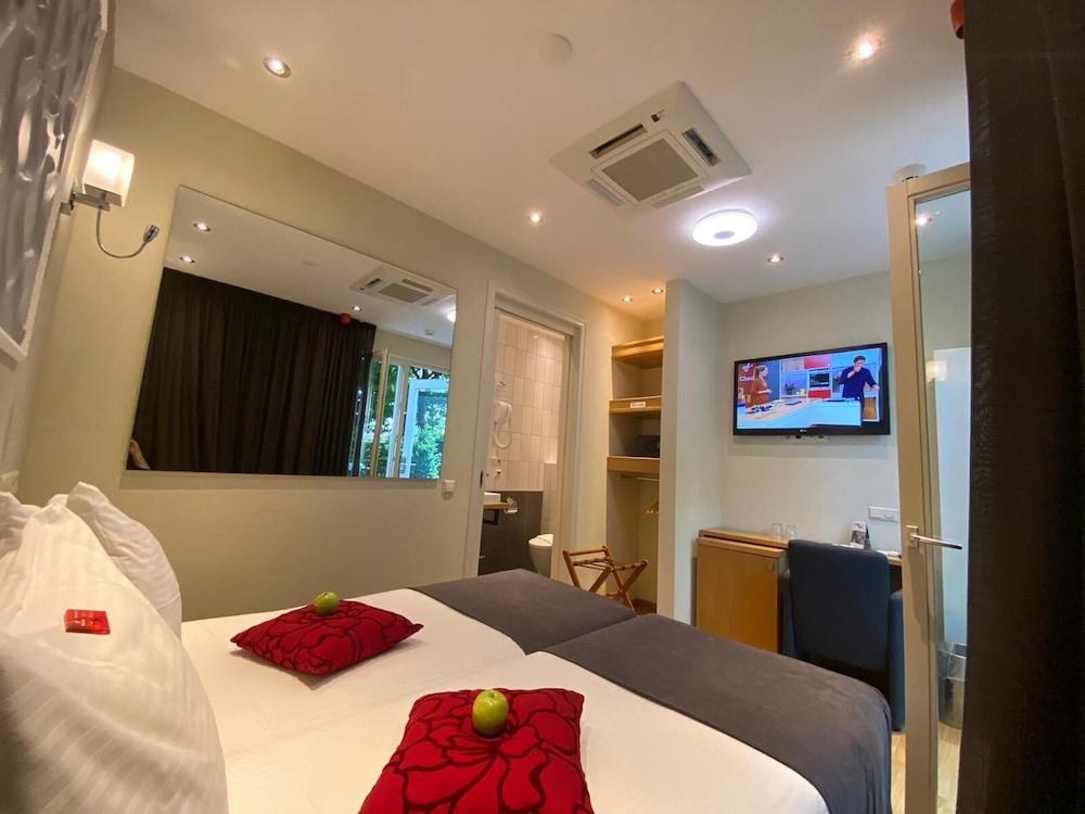 Alp Hotel Amsterdam Room Type - Twin Room, 2 Twin Beds, Terrace, Garden View Alp Hotel Amsterdam Room Type - Twin Room, 2 Twin Beds, Terrace, Garden View