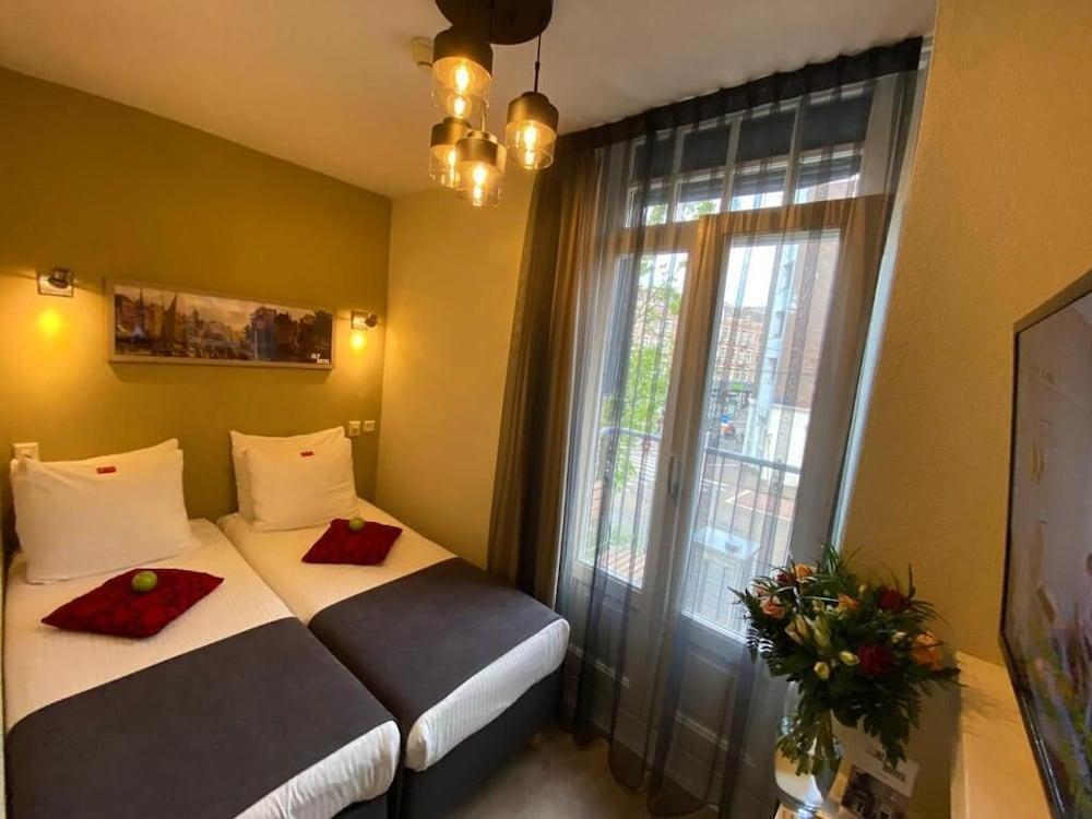 Alp Hotel Amsterdam Room Type - Twin Room, 2 Twin Beds, Balcony (Small)