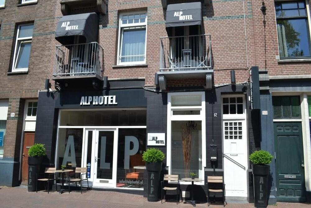 Alp Hotel Amsterdam - Tap to explore photos