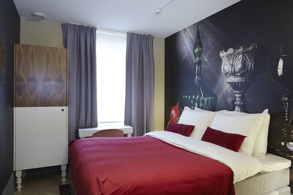 The Muse Amsterdam Hotel Room Type - Standard Room (Small)