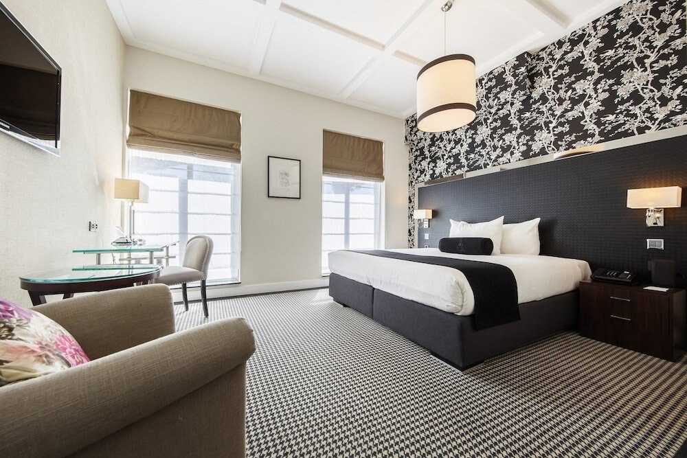 Hotel Notting Hill Room Type - Deluxe Room, 1 Queen Bed, Canal View
