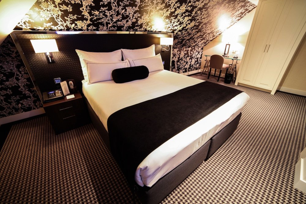 Hotel Notting Hill - Tap to explore photos