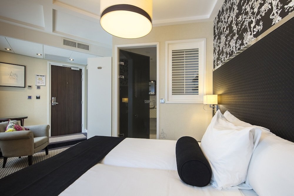 Hotel Notting Hill Room Type - Twin Room Souterrain (Limited View) Hotel Notting Hill Room Type - Twin Room Souterrain (Limited View)