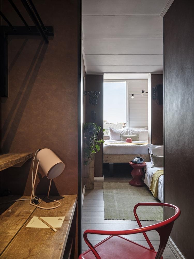Max Brown Hotel Museum Square, part of Sircle Collection - Tap to explore photos