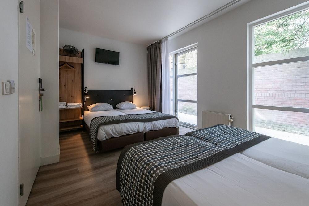 Acostar Hotel Room Type - Quadruple Room