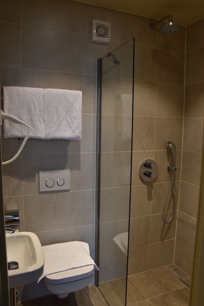 OZO Hotels Armada Amsterdam - Tap to explore photos