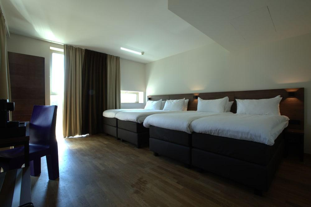 Hotel Artemis Amsterdam Room Type - Standard Quadruple Room