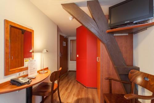 A Train Hotel Room Type - Triple Room
