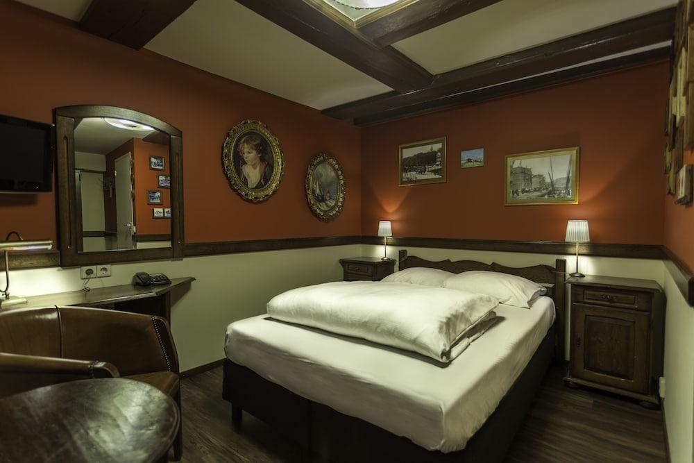 A Train Hotel Room Type - Old Dutch "Suite"