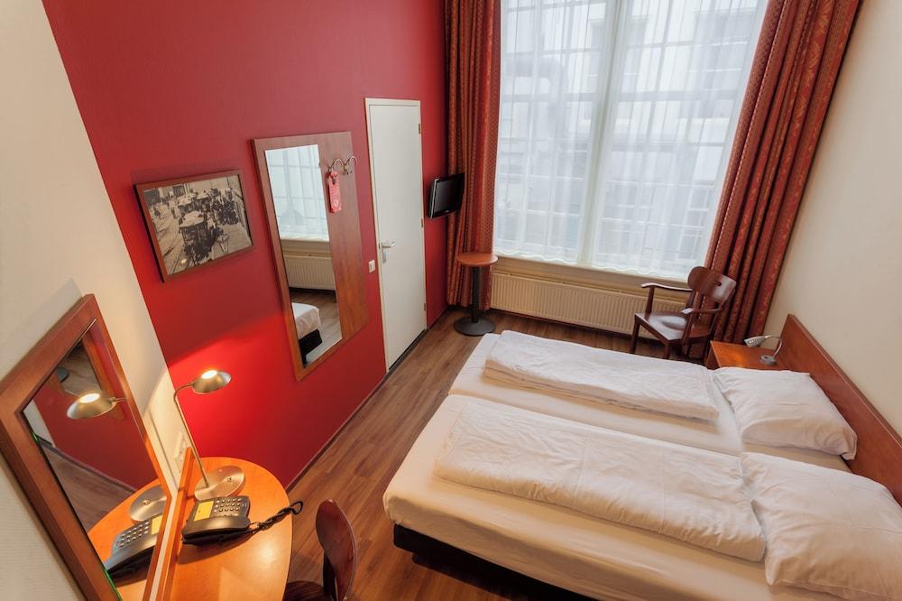 A Train Hotel Room Type - Double or Twin Room A Train Hotel Room Type - Double or Twin Room