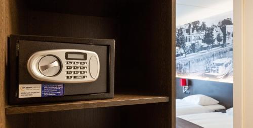 BEST WESTERN Amsterdam Airport Hotel - Tap to explore photos