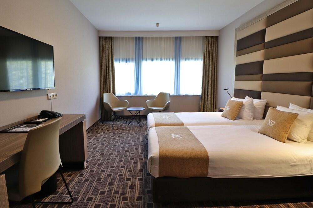 XO Hotels Blue Square Room Type - Standard Twin Room, 2 Twin Beds