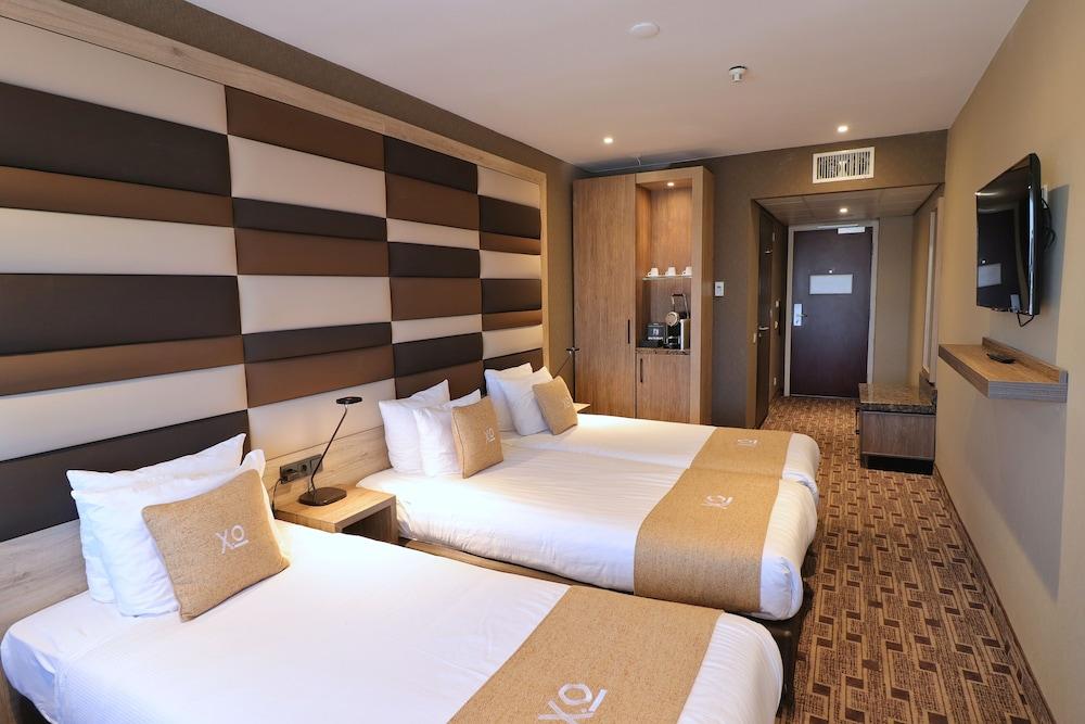 XO Hotels Blue Tower Room Type - Standard Triple Room XO Hotels Blue Tower Room Type - Standard Triple Room