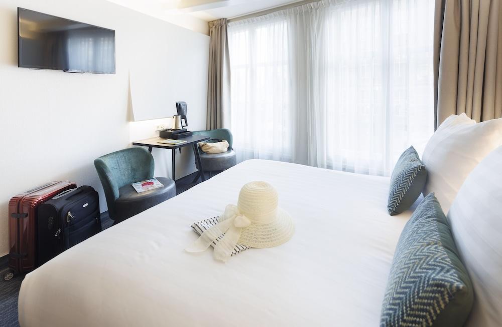 Ibis Styles Amsterdam CS Hotel - Tap to explore photos