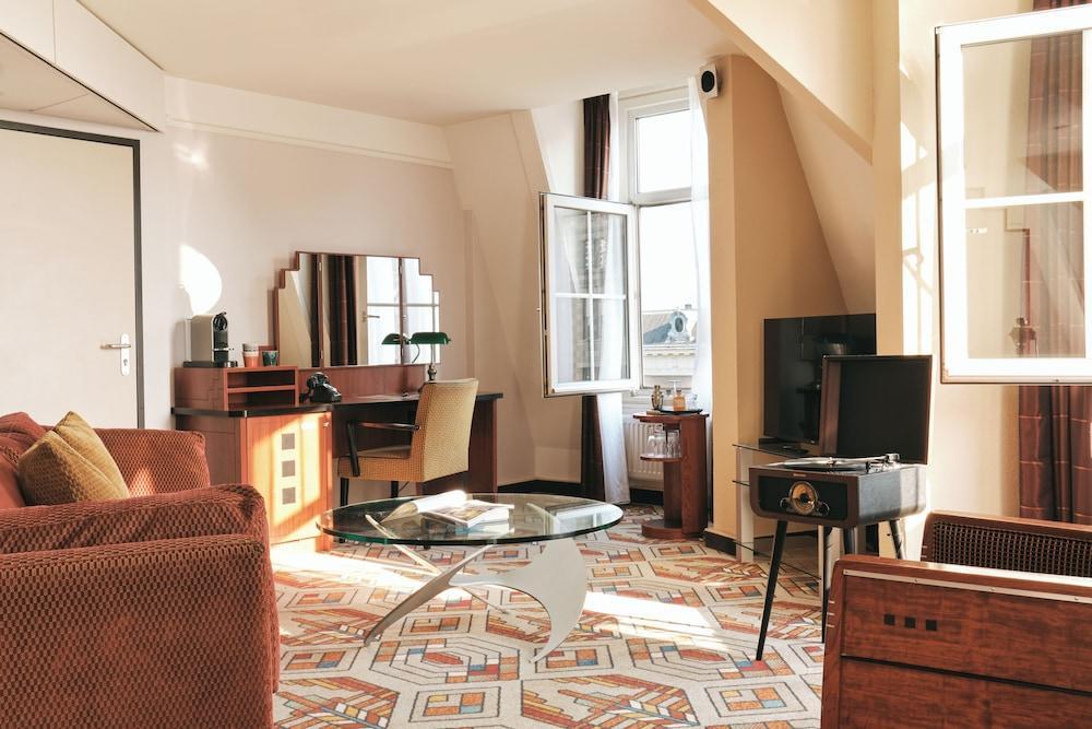 Banks Mansion Room Type - Master Suite with canal view Banks Mansion Room Type - Master Suite with canal view