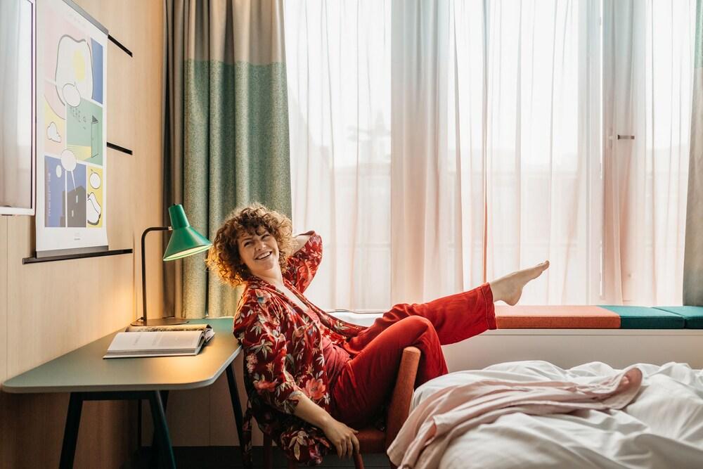 Hotel Casa Amsterdam Room Type - Standard Room, 2 Twin Beds