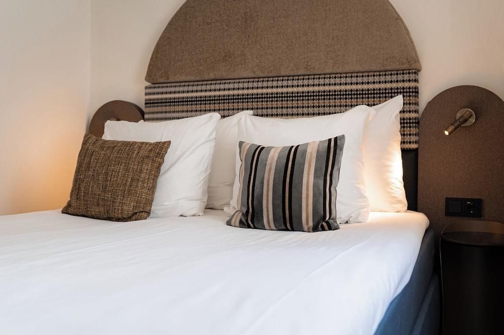 Boutique Hotel Albus Amsterdam Centre Room Type - Family Suite, 1 King Bed with Sofa bed Boutique Hotel Albus Amsterdam Centre Room Type - Family Suite, 1 King Bed with Sofa bed