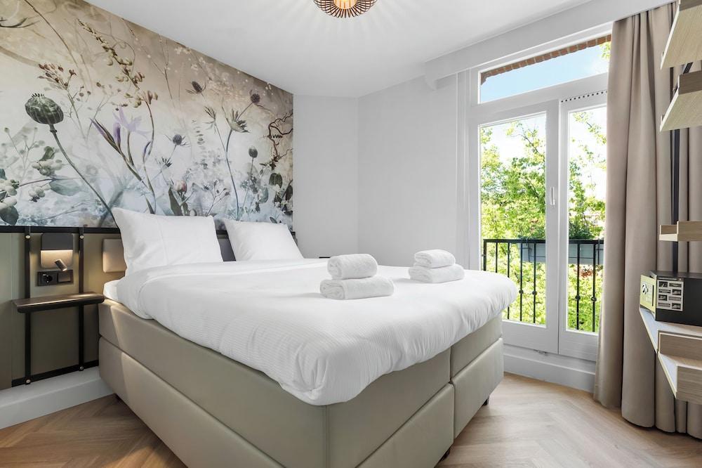 Dutch Design Hotel Vondelpark Room Type - Room (Queen)