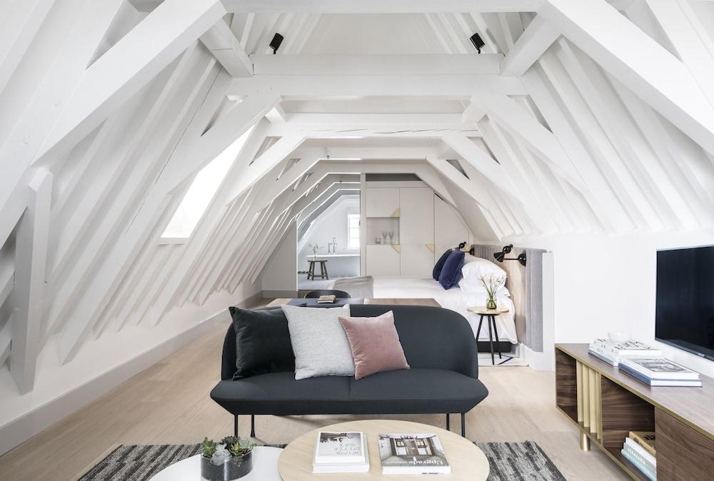 Kimpton De Witt Amsterdam, an IHG Hotel Room Type - Suite, 1 King Bed, City View