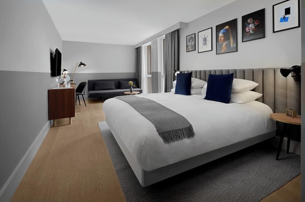Kimpton De Witt Amsterdam, an IHG Hotel Room Type - Premium Room, 1 King Bed with Sofa bed