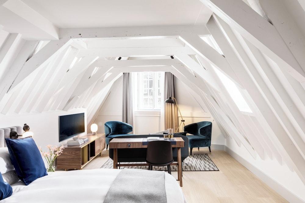 Kimpton De Witt Amsterdam, an IHG Hotel Room Type - Suite, 1 King Bed, City View