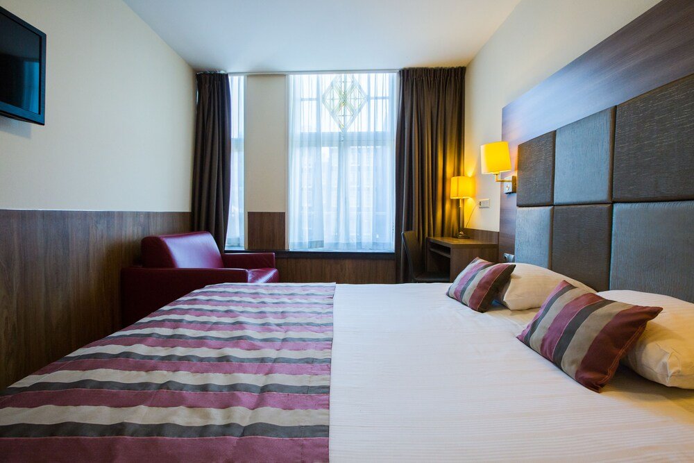 OZO Hotels Cordial Amsterdam - Tap to explore photos