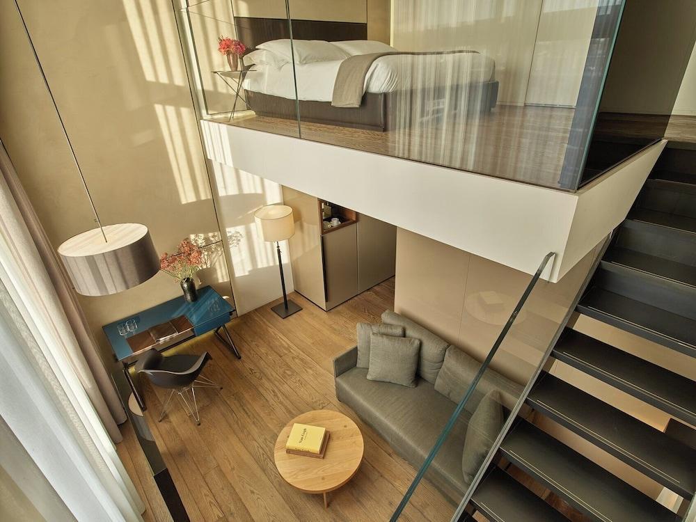 Mandarin Oriental Conservatorium, Amsterdam Room Type - Junior Suite, Connecting Rooms Mandarin Oriental Conservatorium, Amsterdam Room Type - Junior Suite, Connecting Rooms