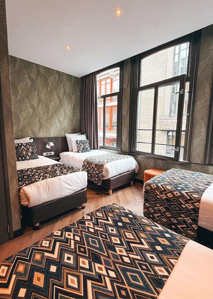 Hotel Damsquare Room Type - Quadruple Room