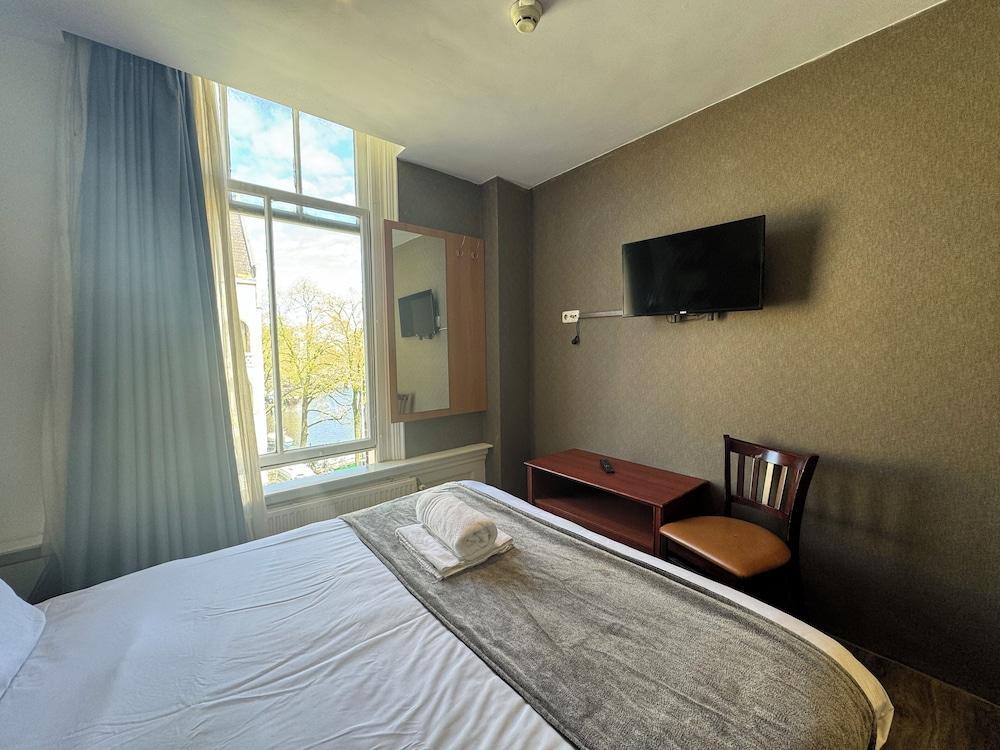 Hotel Di Ann Amsterdam City Centre Room Type - Basic Double Room (Double Room)