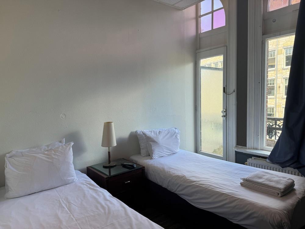 Hotel Di Ann Amsterdam City Centre Room Type - Twin Room with Balcony