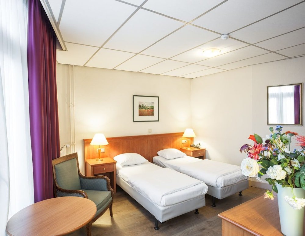Delta Hotel City Center Room Type - Standard Room