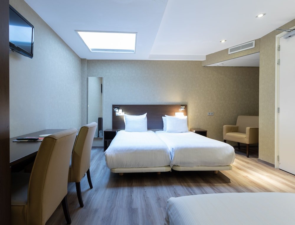Espresso Hotel City Centre Amsterdam Room Type - Standard Quadruple Room