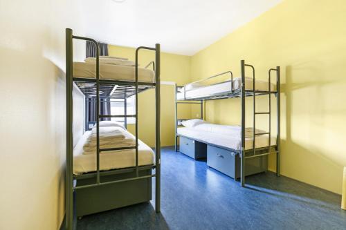 Hans Brinker Hostel Amsterdam Room Type - Bed in 4-Bed Dormitory Room